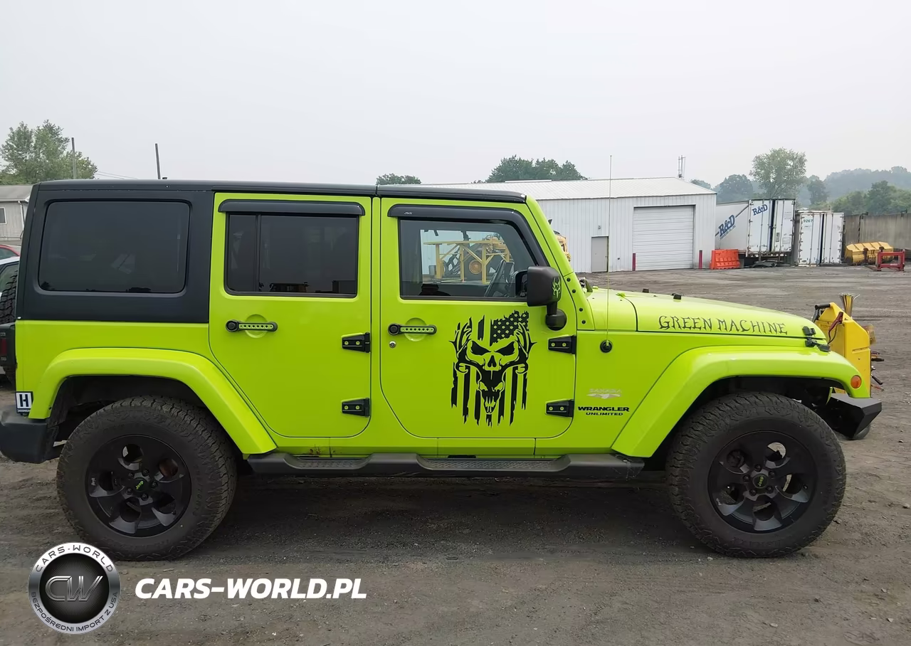 2013 Jeep Wrangler Unlimited Sahara VIN:1C4BJWEG8DL551604 - 13