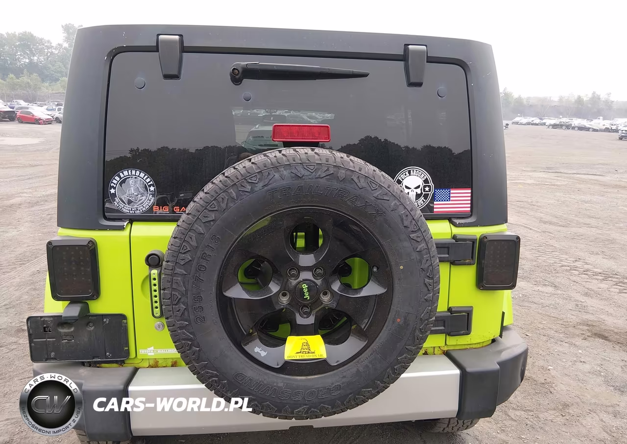 2013 Jeep Wrangler Unlimited Sahara VIN:1C4BJWEG8DL551604 - 16
