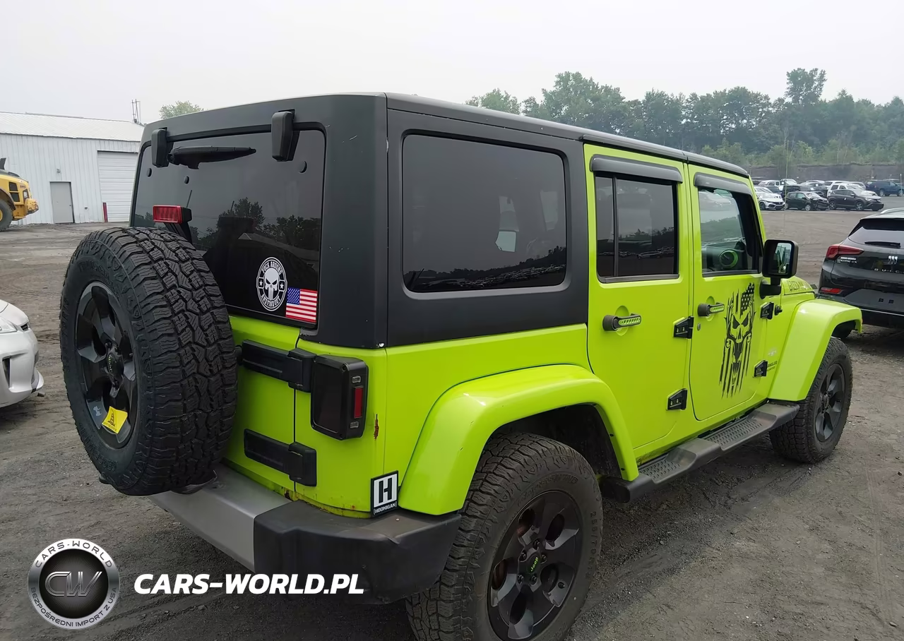 2013 Jeep Wrangler Unlimited Sahara VIN:1C4BJWEG8DL551604 - 4