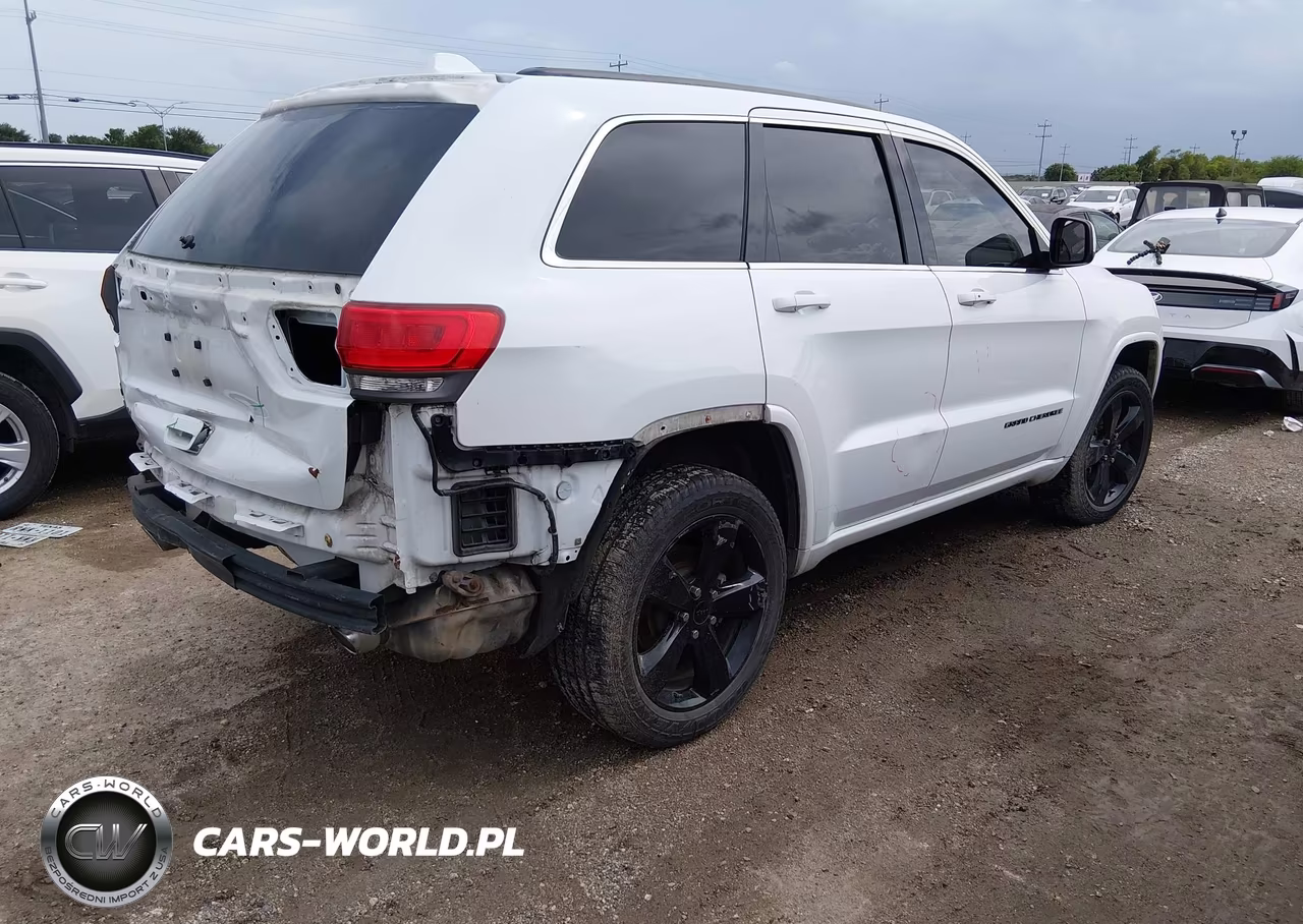 2015 Jeep Grand Cherokee Altitude VIN:1C4RJFAG7FC797034 - 4