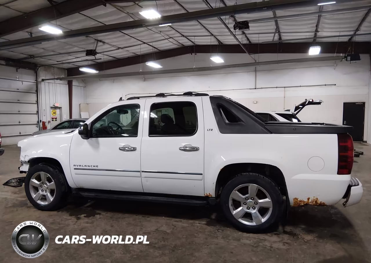 2011 Chevrolet Avalanche 1500 Ltz VIN:3GNTKGE32BG213282 - 15