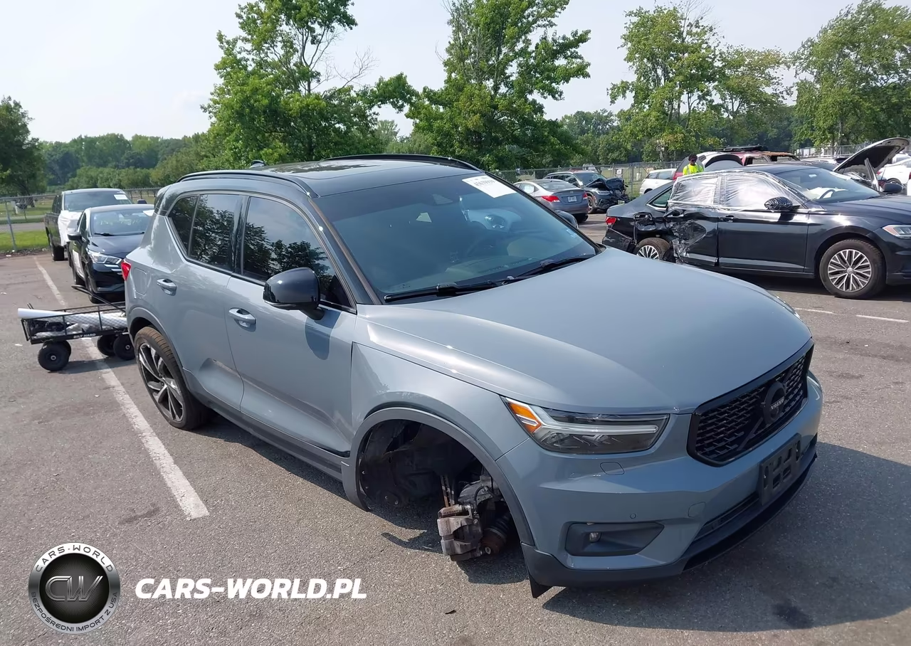 2021 Volvo Xc40 T5 R-Design