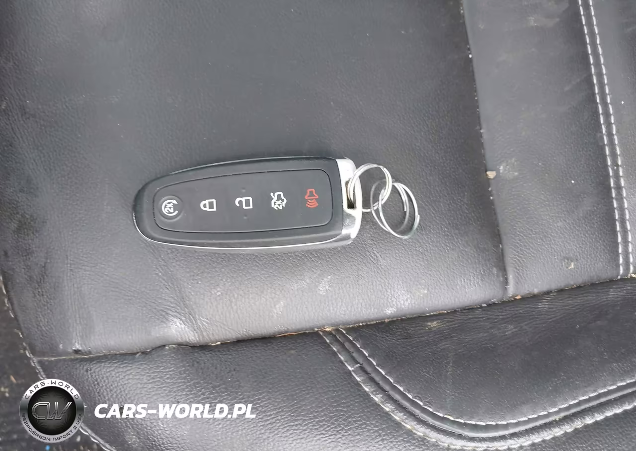 2018 Ford Escape Titanium VIN:1FMCU9J97JUB30771 - 11
