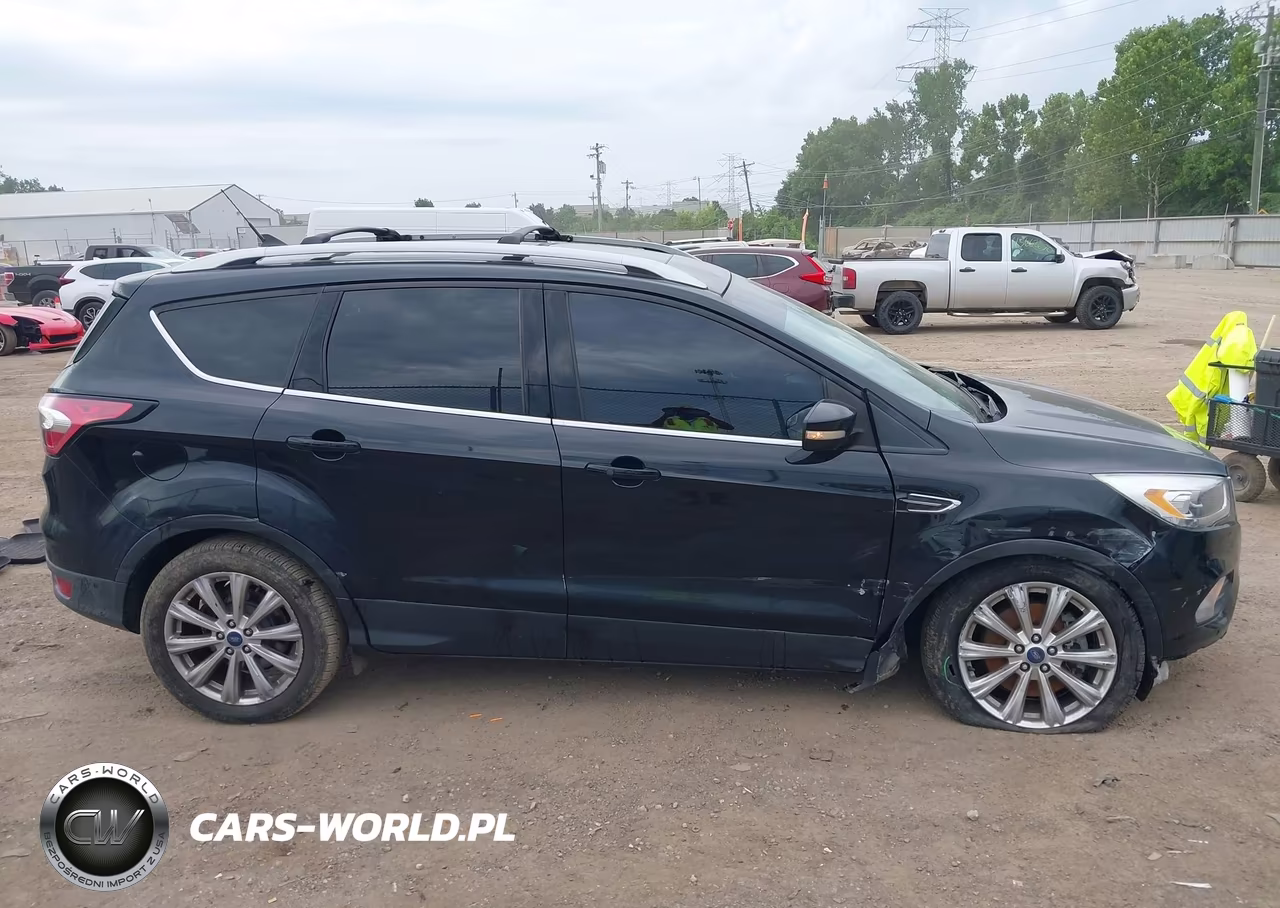 2018 Ford Escape Titanium VIN:1FMCU9J97JUB30771 - 13
