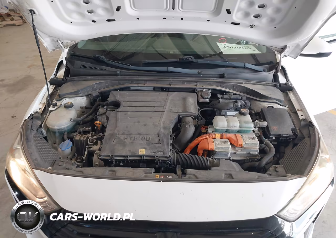 2018 Hyundai Ioniq Hybrid Blue VIN:KMHC65LC7JU075511 - 10