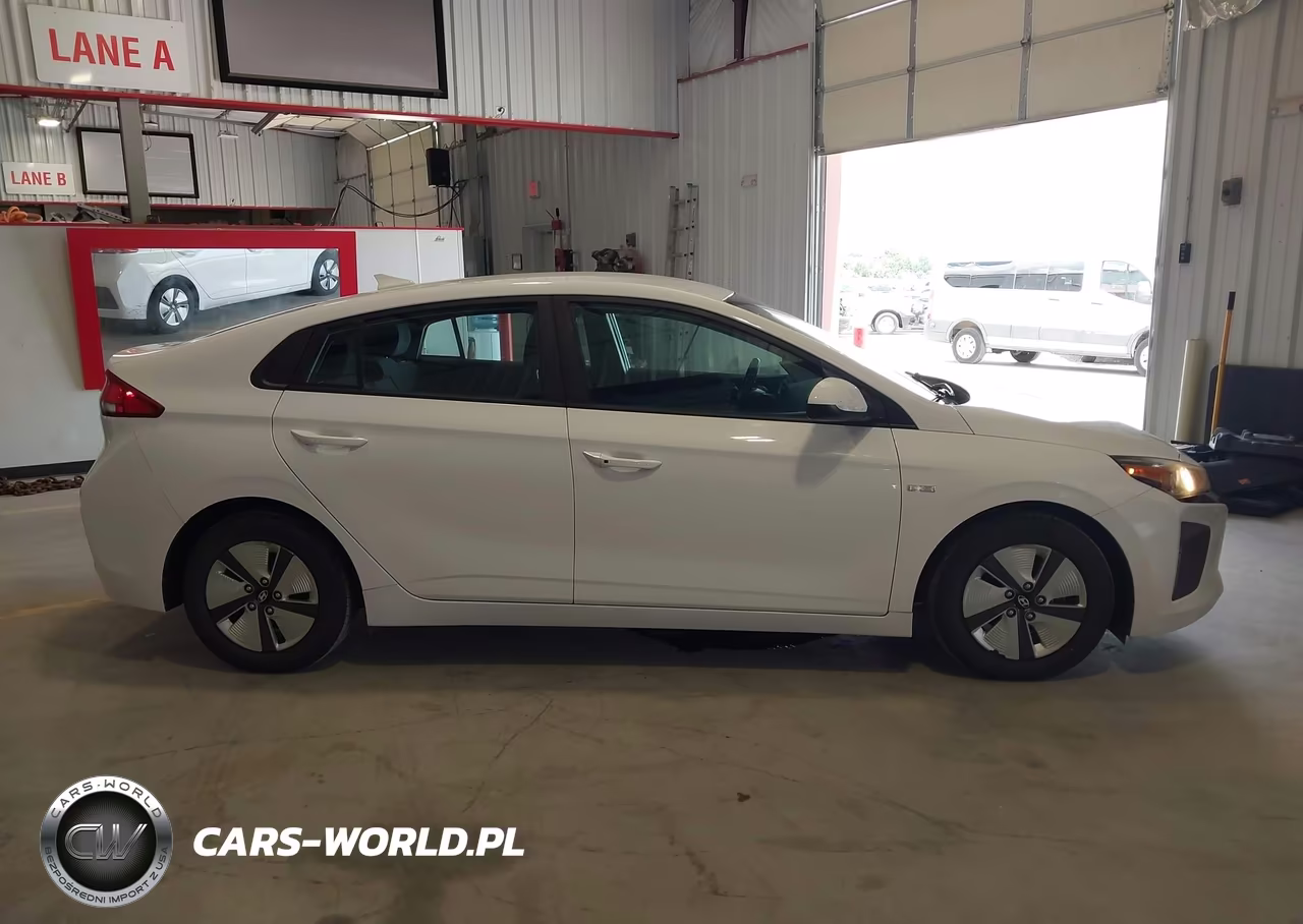 2018 Hyundai Ioniq Hybrid Blue VIN:KMHC65LC7JU075511 - 15