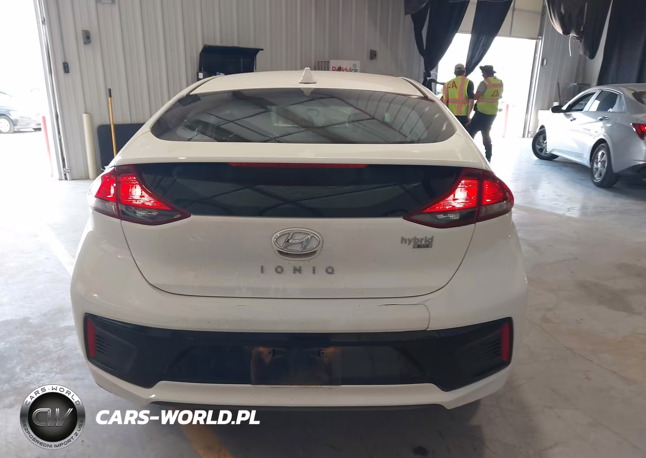 2018 Hyundai Ioniq Hybrid Blue VIN:KMHC65LC7JU075511 - 18