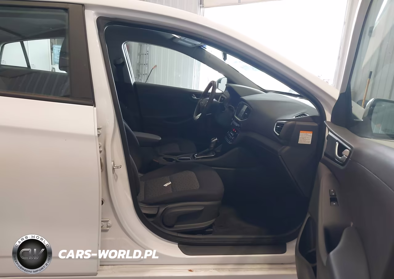2018 Hyundai Ioniq Hybrid Blue VIN:KMHC65LC7JU075511 - 5