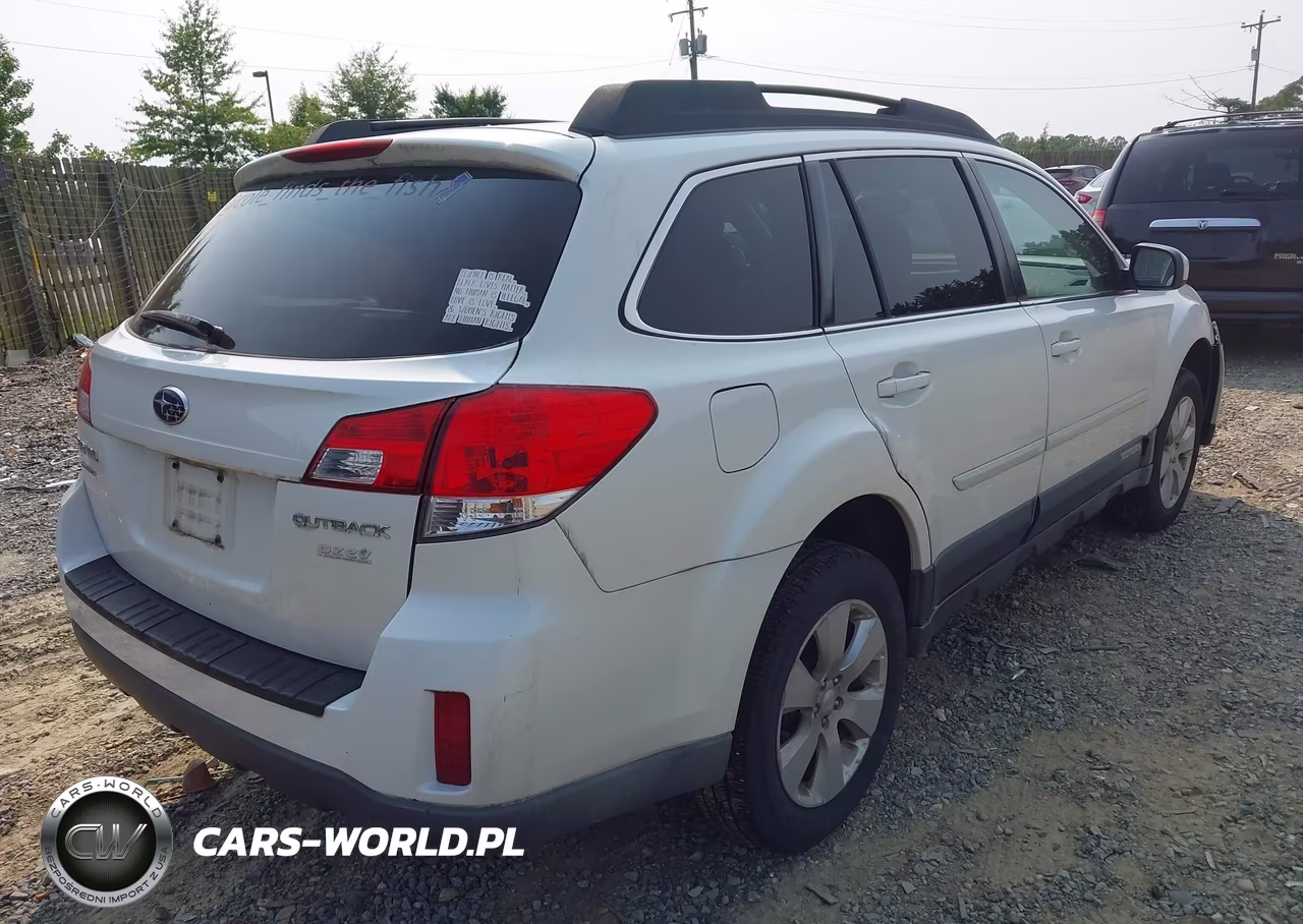 2012 Subaru Outback 2.5I Premium VIN:4S4BRBCC3C3247575 - 4