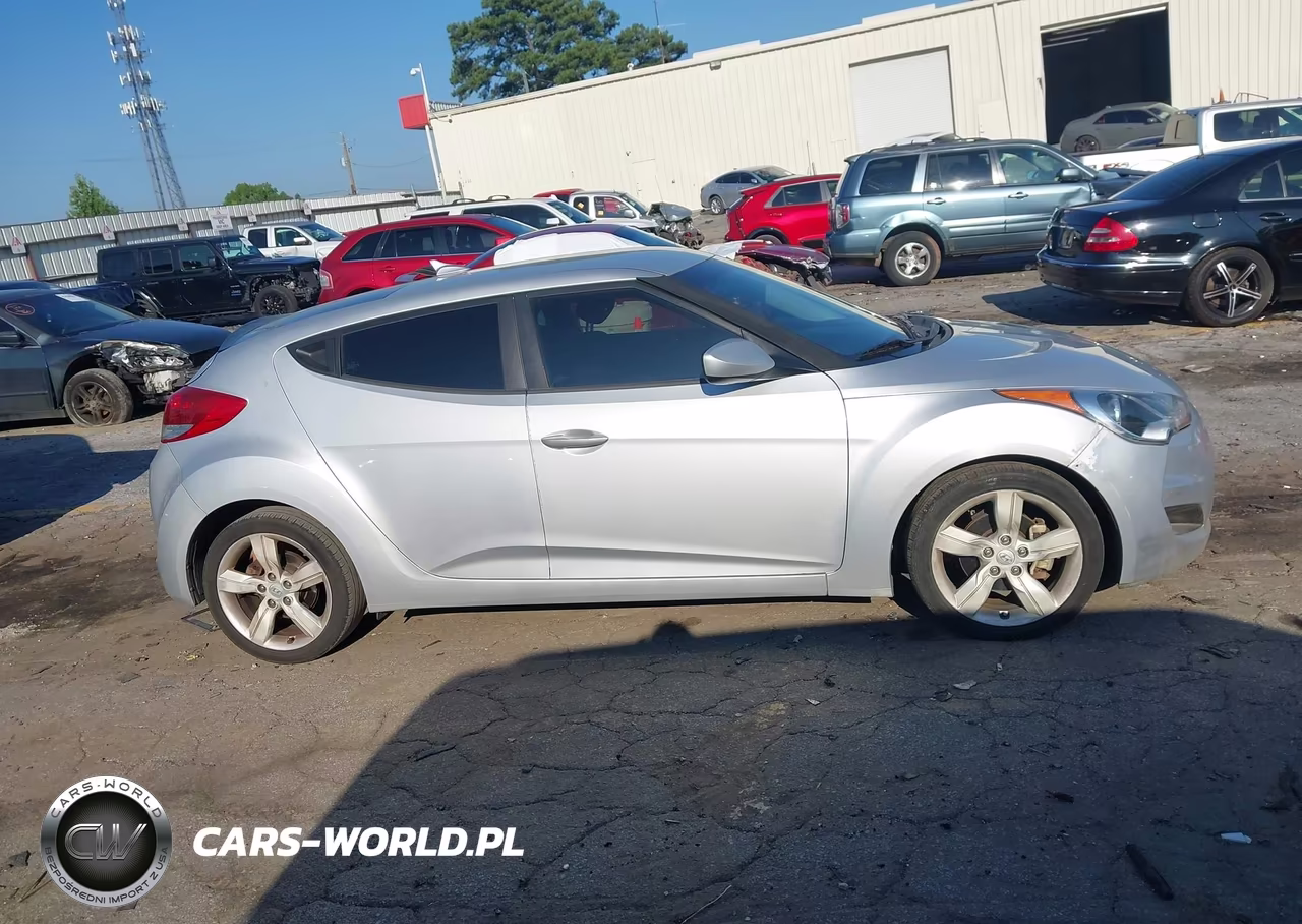 2015 Hyundai Veloster VIN:KMHTC6ADXFU230912 - 13
