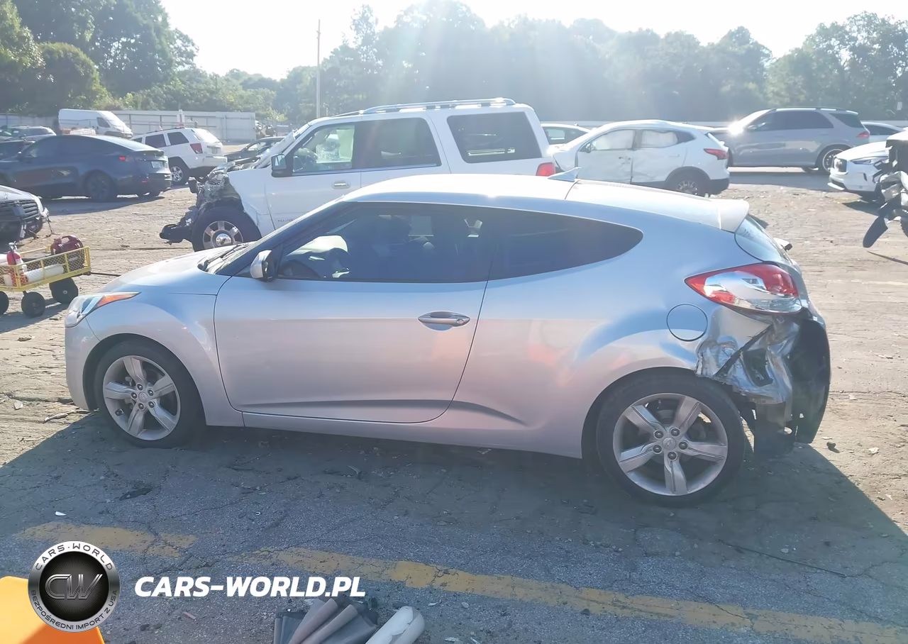 2015 Hyundai Veloster VIN:KMHTC6ADXFU230912 - 14