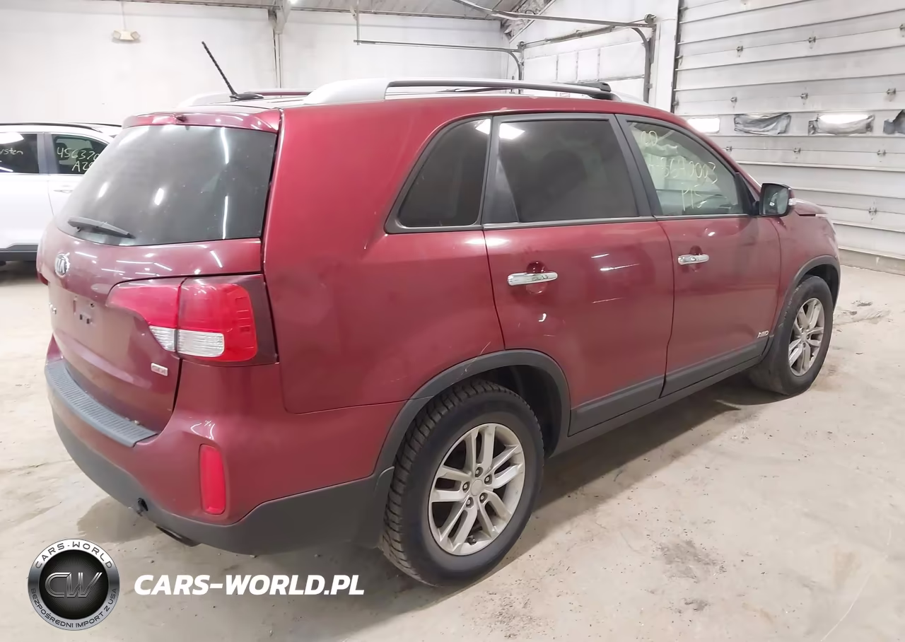 2015 Kia Sorento Lx VIN:5XYKTCA62FG631646 - 4