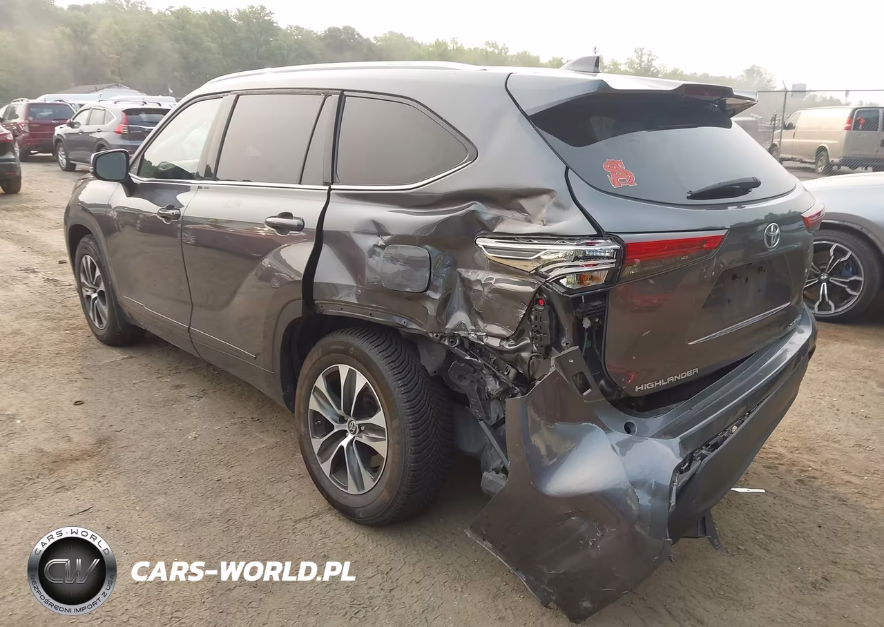 2022 Toyota Highlander Xle VIN:5TDHZRBHXNS172105 - 3