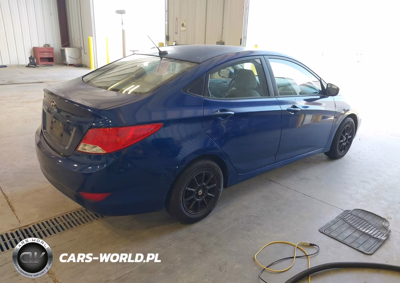 2015 Hyundai Accent Gls VIN:KMHCT4AE5FU887338 - 4
