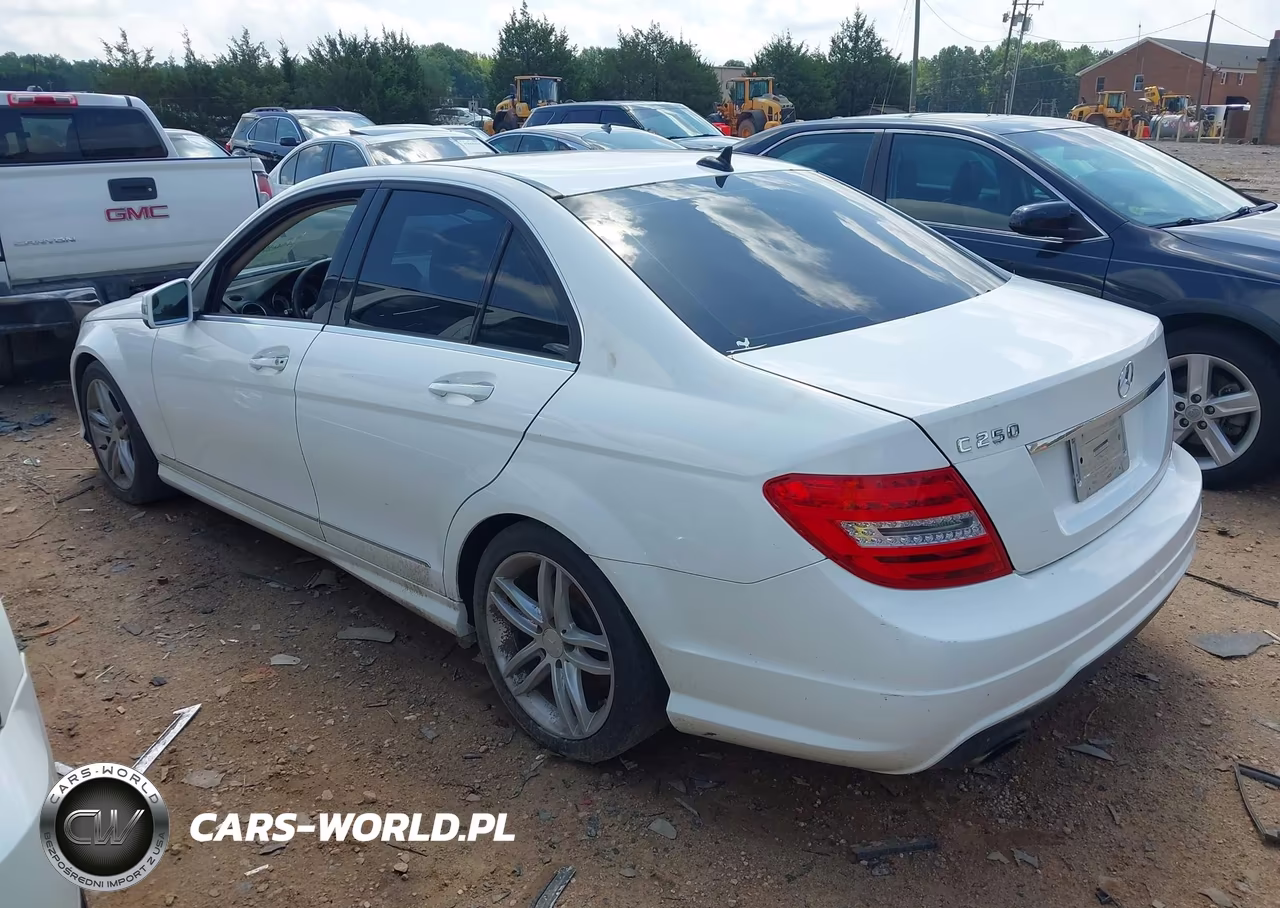 2014 Mercedes-Benz C 250 Sport VIN:WDDGF4HB7ER306518 - 3