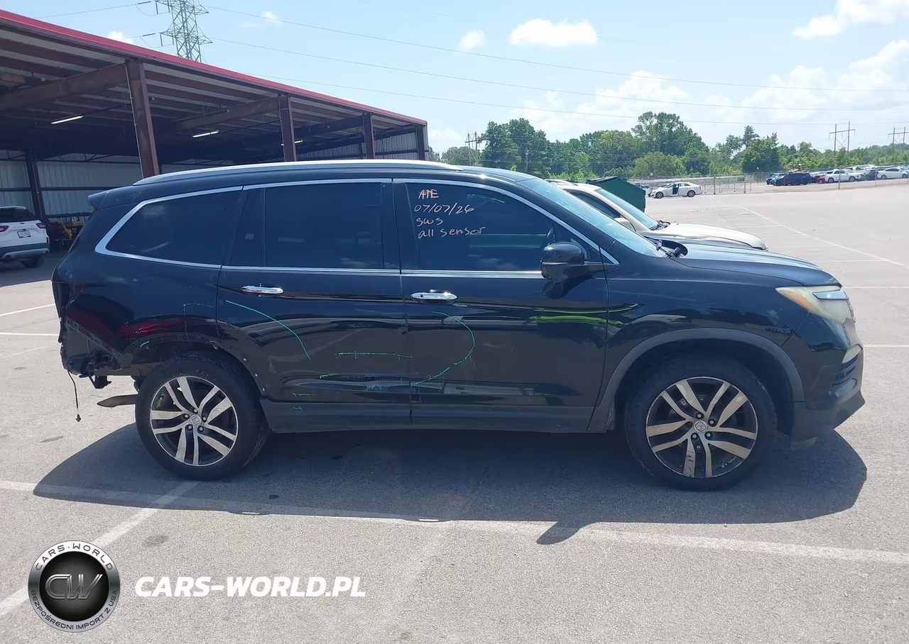 2017 Honda Pilot Touring VIN:5FNYF5H91HB037119 - 13