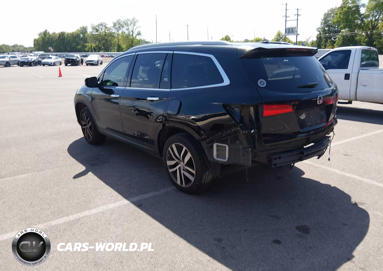 2017 Honda Pilot Touring VIN:5FNYF5H91HB037119 - 3