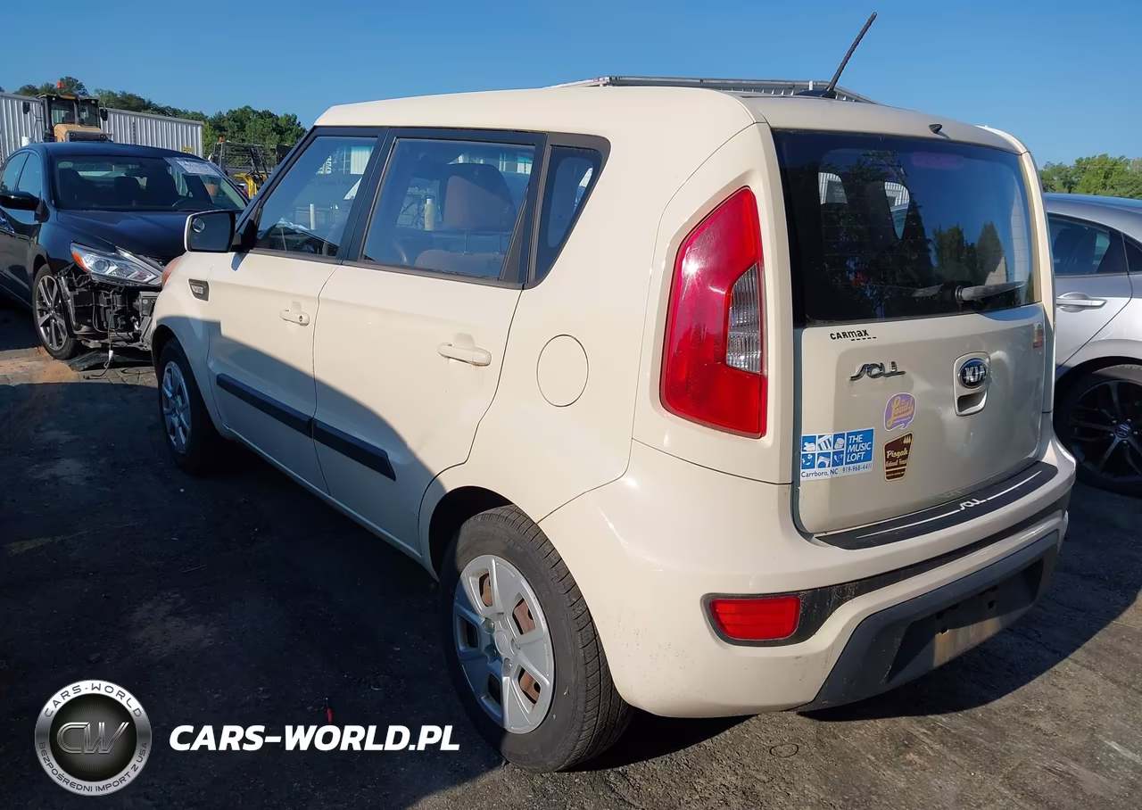 2013 Kia Soul VIN:KNDJT2A58D7512359 - 3