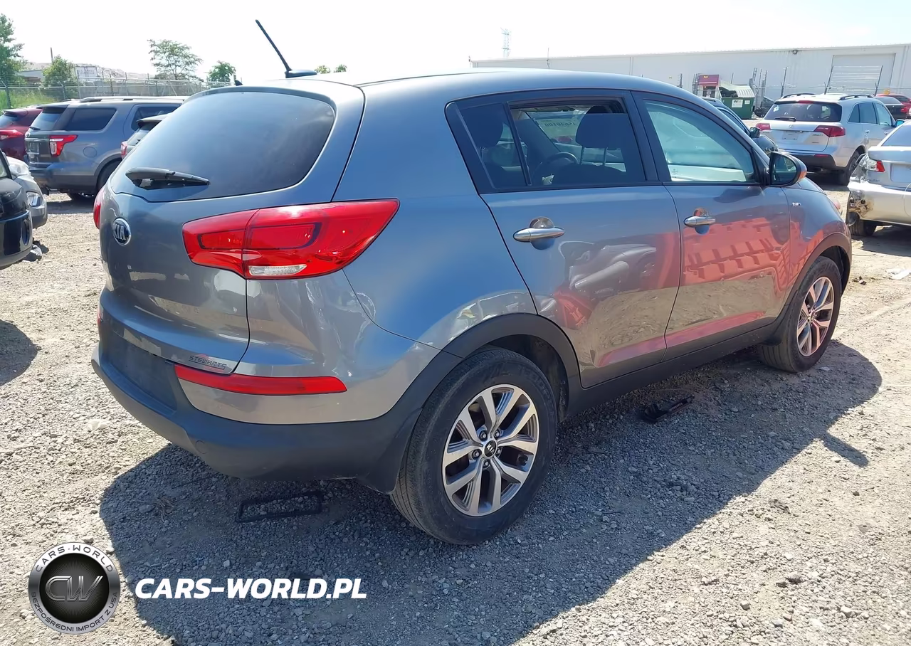 2015 Kia Sportage Lx VIN:KNDPBCAC2F7792932 - 4