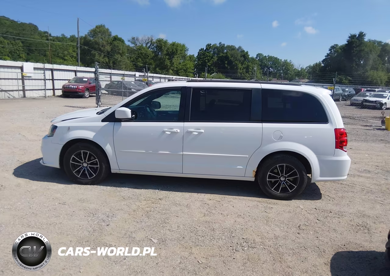 2015 Dodge Grand Caravan R-T VIN:2C4RDGEGXFR681034 - 15