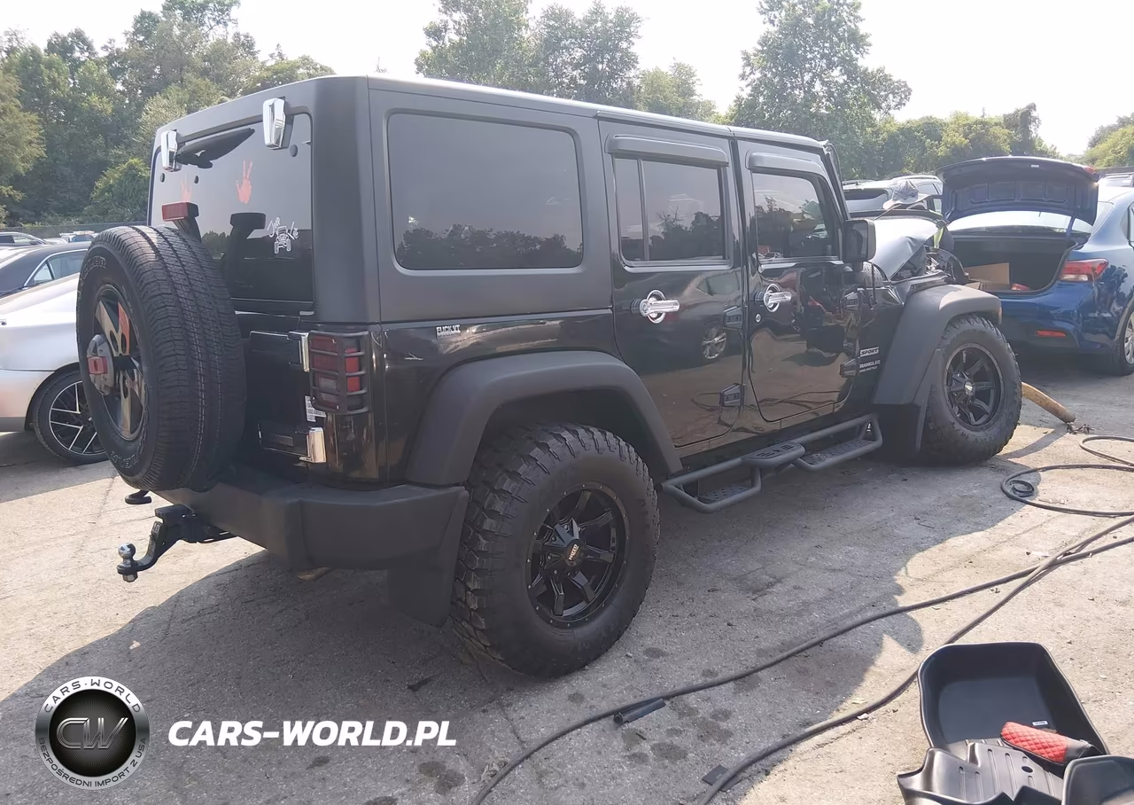 2016 Jeep Wrangler Unlimited Sport VIN:1C4BJWDG9GL131968 - 4
