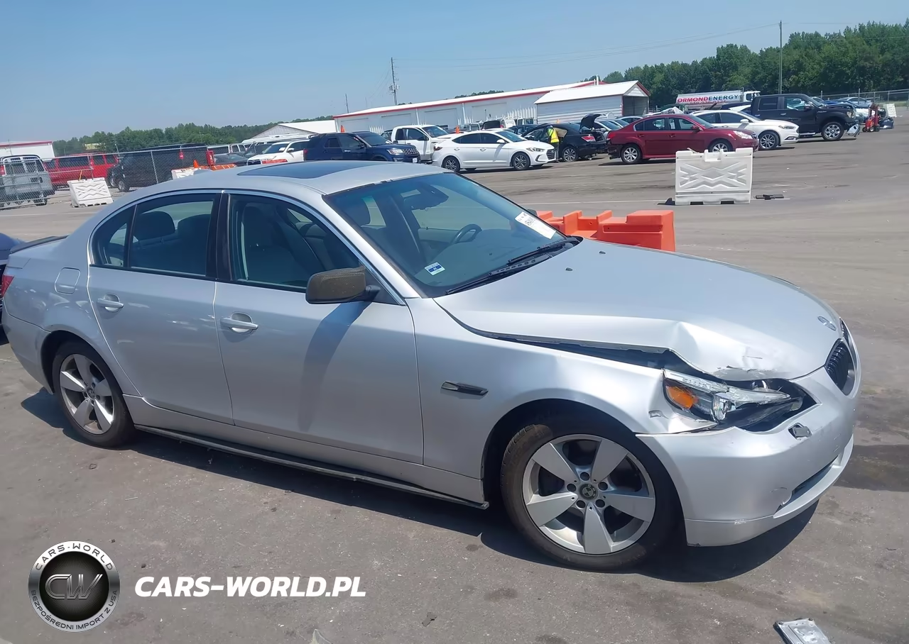 2007 BMW 525Xi VIN:WBANF33527CS39164 - 13