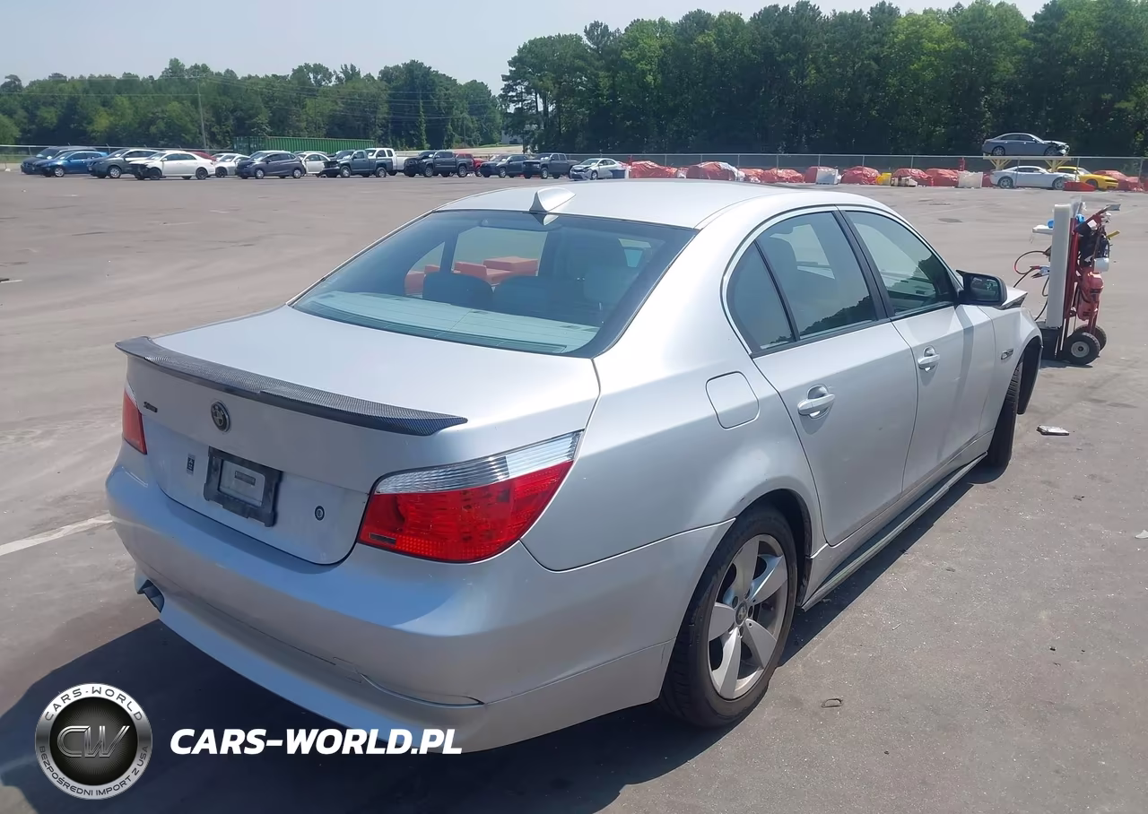 2007 BMW 525Xi VIN:WBANF33527CS39164 - 4