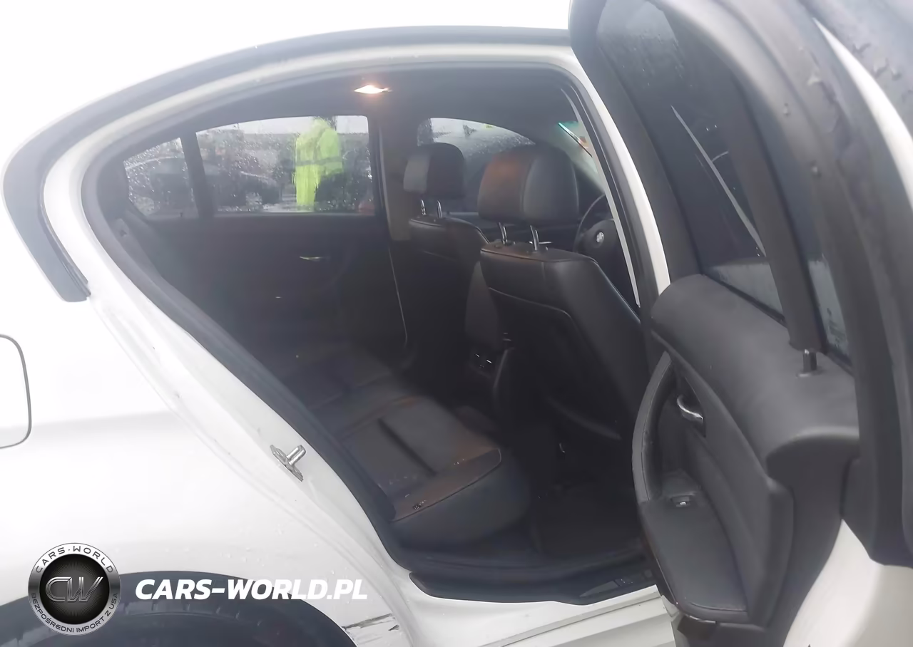2011 BMW 328I xDrive VIN:WBAPK5C55BA994393 - 8