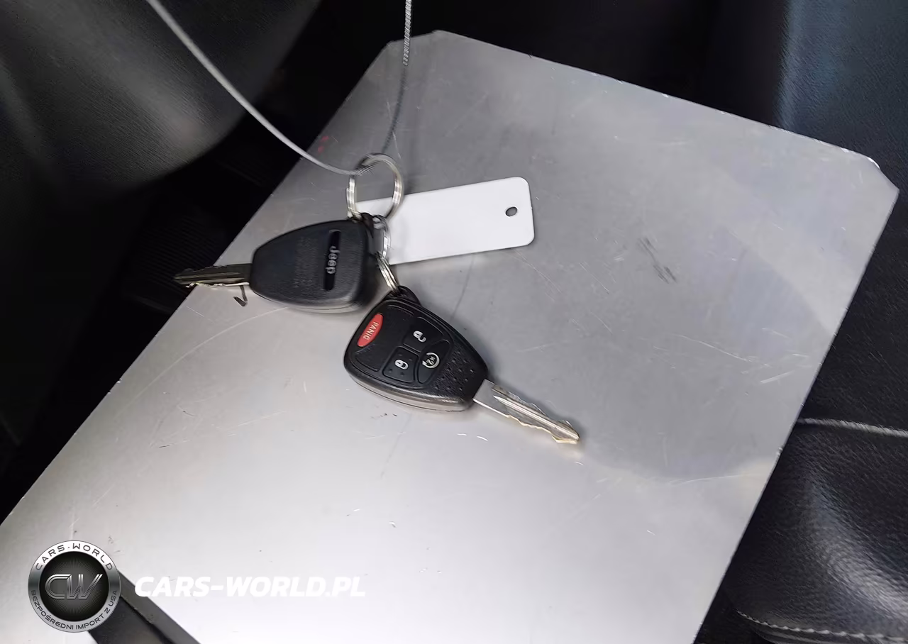 2014 Jeep Compass Latitude VIN:1C4NJCEB2ED563145 - 11
