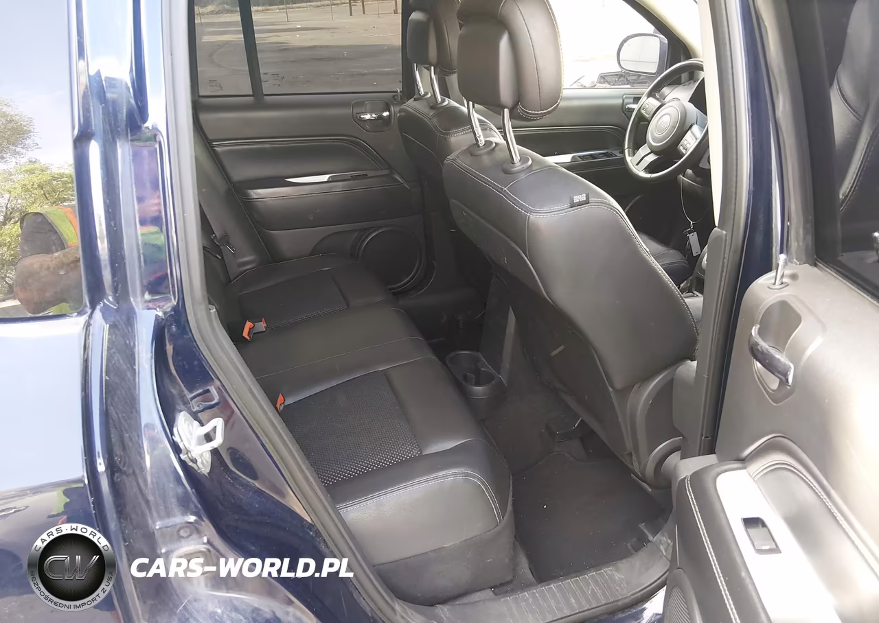 2014 Jeep Compass Latitude VIN:1C4NJCEB2ED563145 - 8
