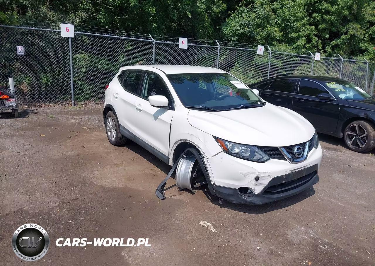 2017 Nissan Rogue Sport S – zdjęcie 1 z 17