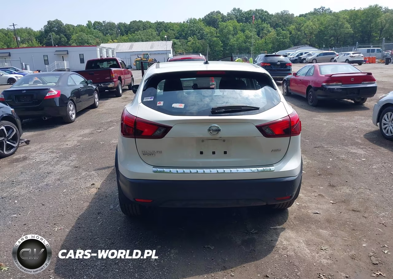 2017 Nissan Rogue Sport S VIN:JN1BJ1CRXHW102696 - 17