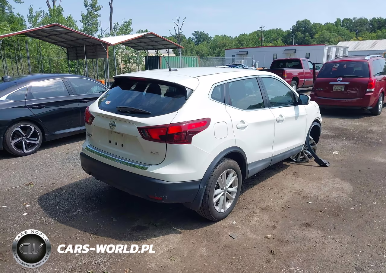 2017 Nissan Rogue Sport S VIN:JN1BJ1CRXHW102696 - 4