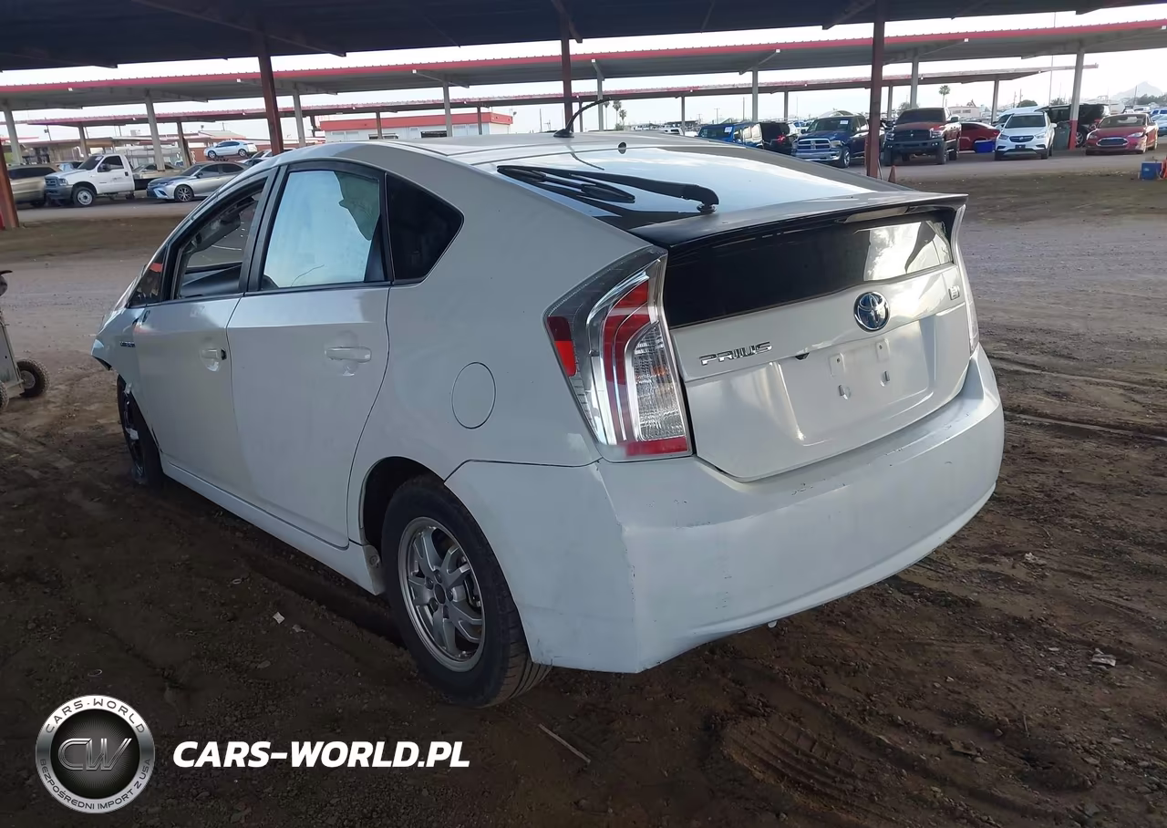 2015 Toyota Prius Two VIN:JTDKN3DU2F0459709 - 3