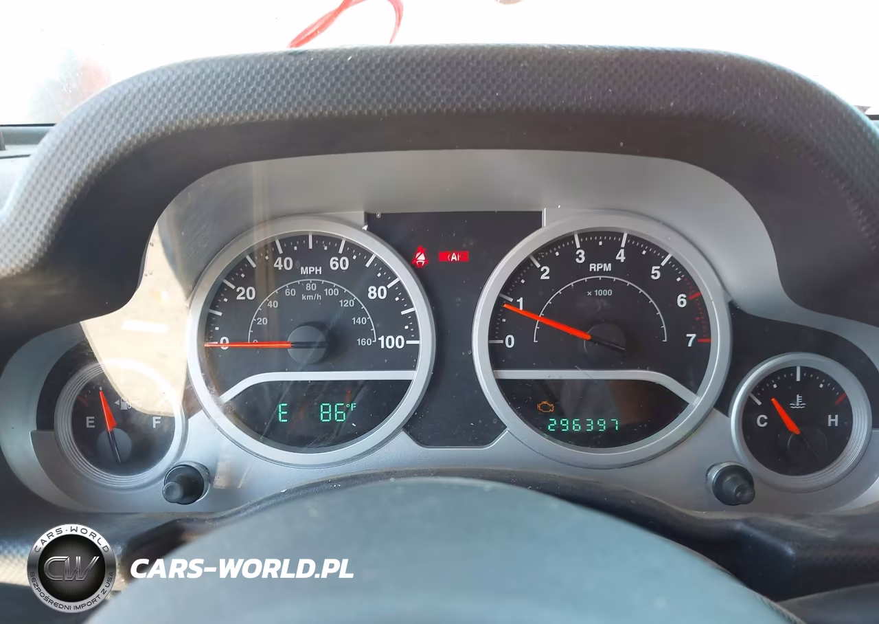 2010 Jeep Wrangler Unlimited Rubicon VIN:1J4HA6H13AL233364 - 7