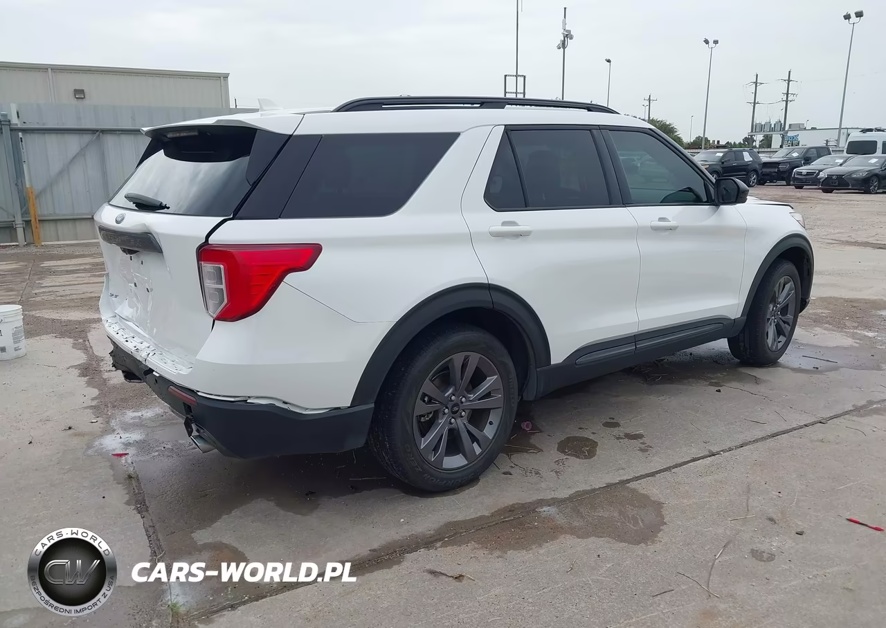 2022 Ford Explorer Xlt VIN:1FMSK7DH2NGC49096 - 4