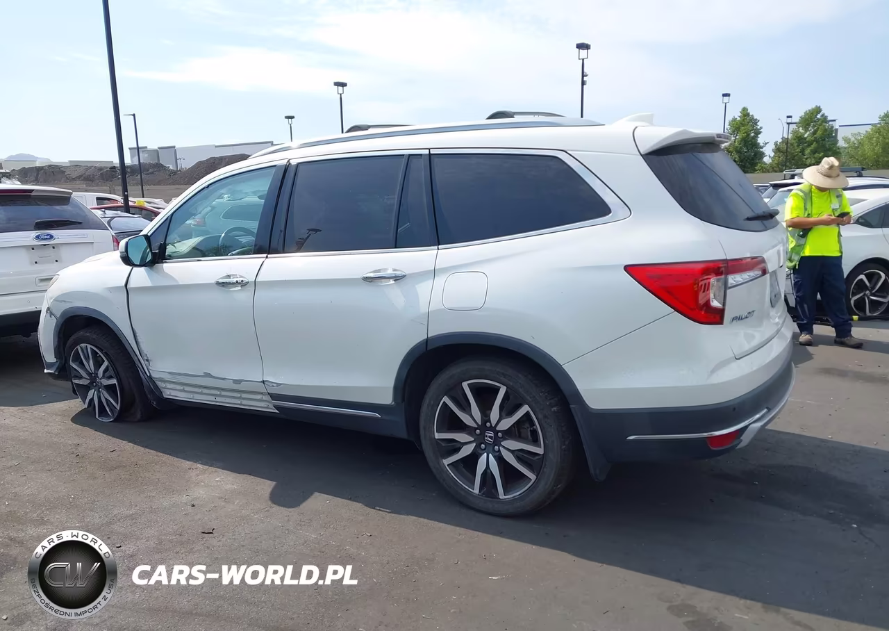 2019 Honda Pilot Touring VIN:5FNYF5H62KB020729 - 14