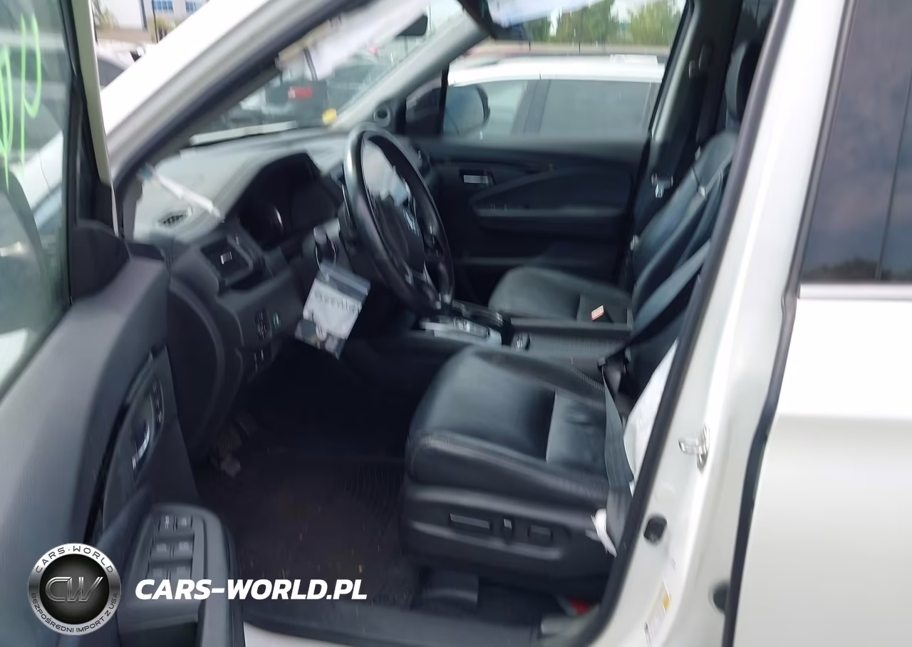 2019 Honda Pilot Touring VIN:5FNYF5H62KB020729 - 5