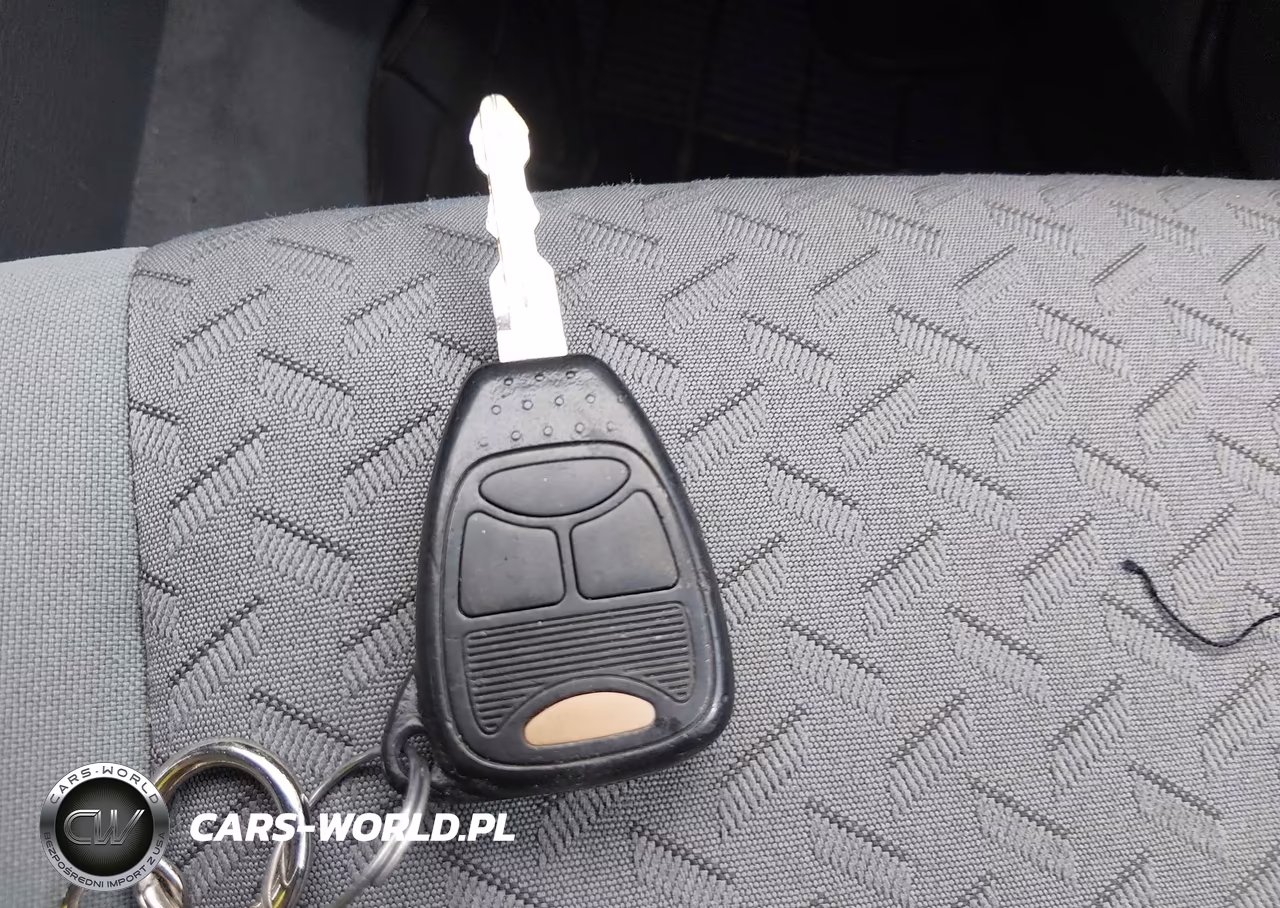 2006 Jeep Liberty Renegade VIN:1J4GK38K86W189254 - 11