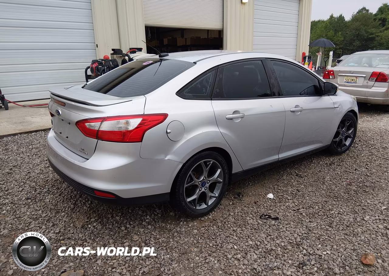 2014 Ford Focus Se VIN:1FADP3F25EL107449 - 4