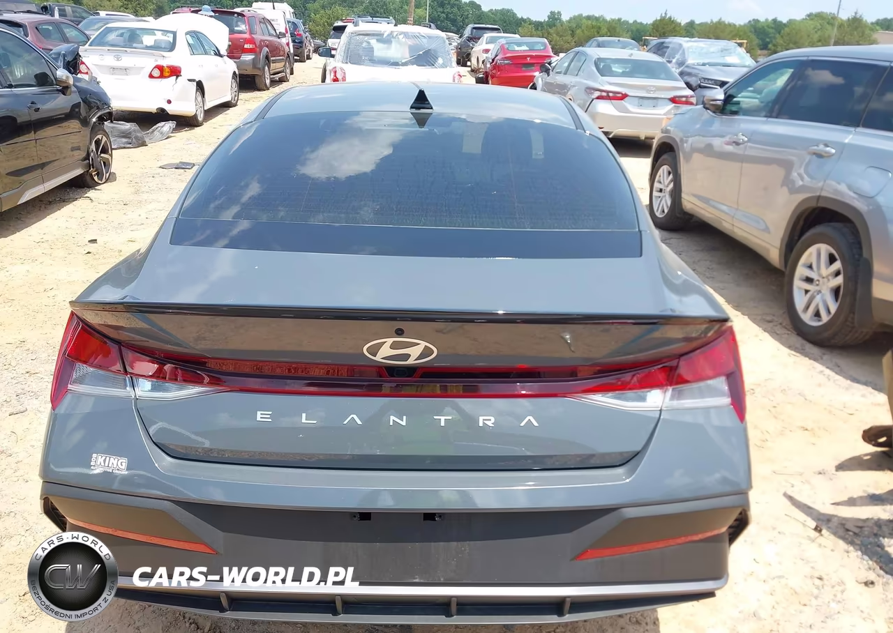 2026 Hyundai Elantra Sel Sport VIN:KMHLM4DG3TU200332 - 16