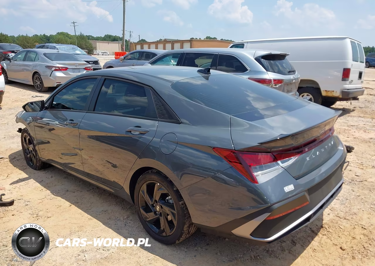 2026 Hyundai Elantra Sel Sport VIN:KMHLM4DG3TU200332 - 3
