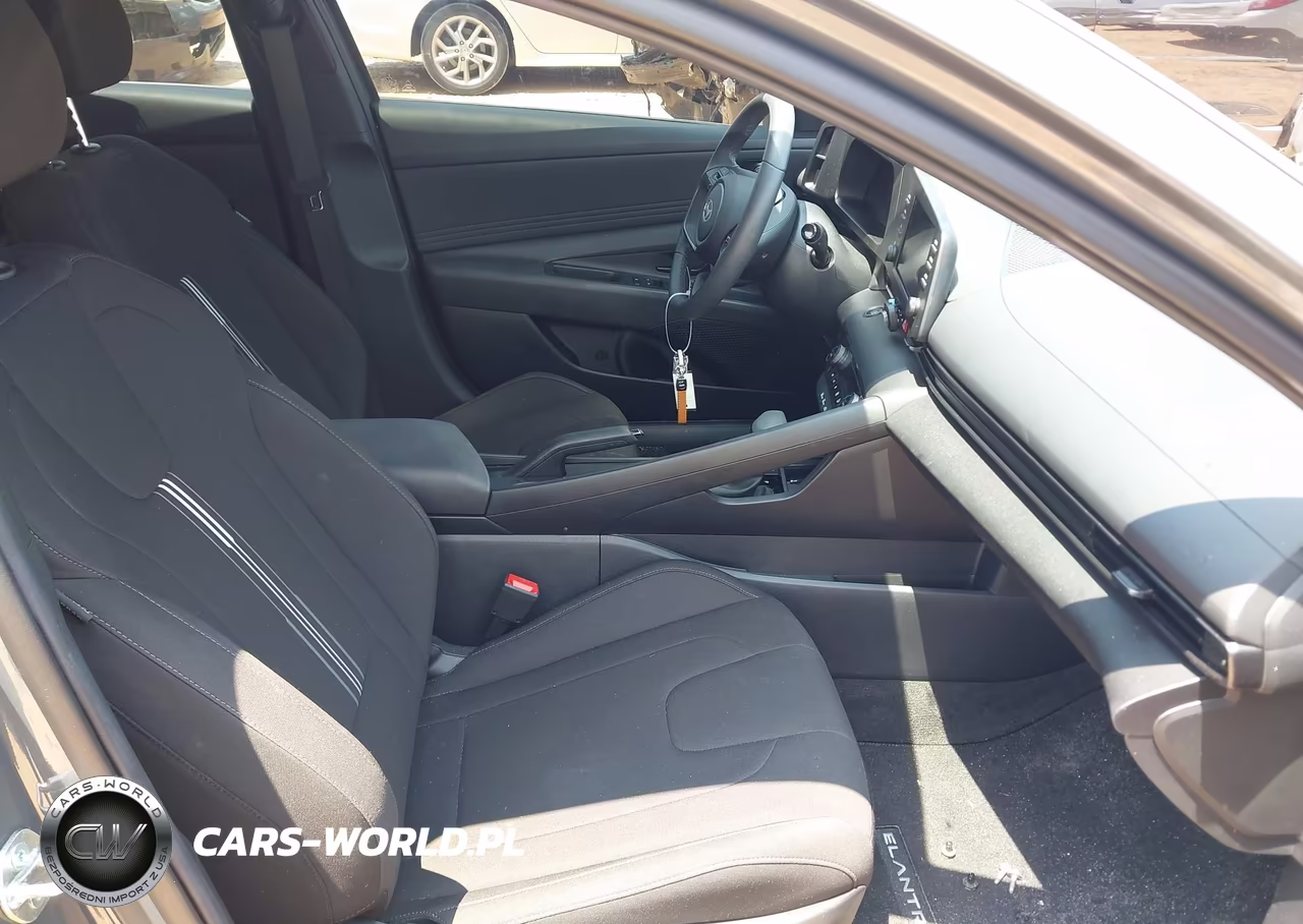 2026 Hyundai Elantra Sel Sport VIN:KMHLM4DG3TU200332 - 5