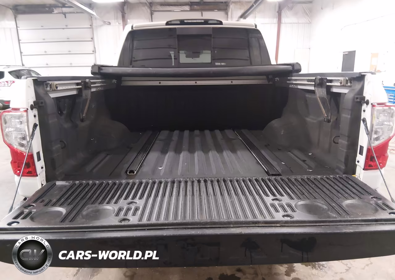 2019 Nissan Titan Pro-4X VIN:1N6AA1E50KN520942 - 18
