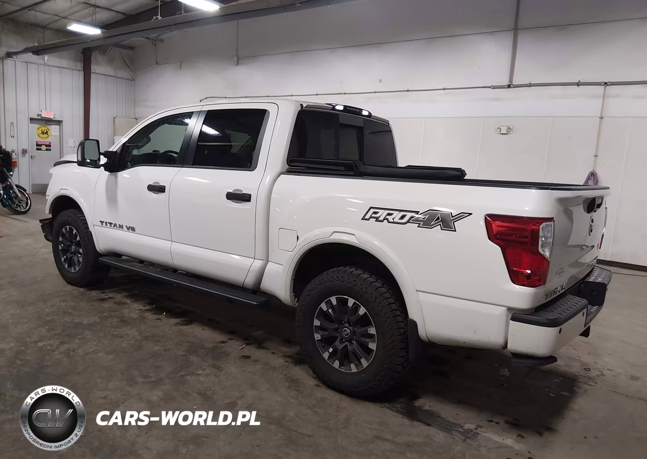 2019 Nissan Titan Pro-4X VIN:1N6AA1E50KN520942 - 3