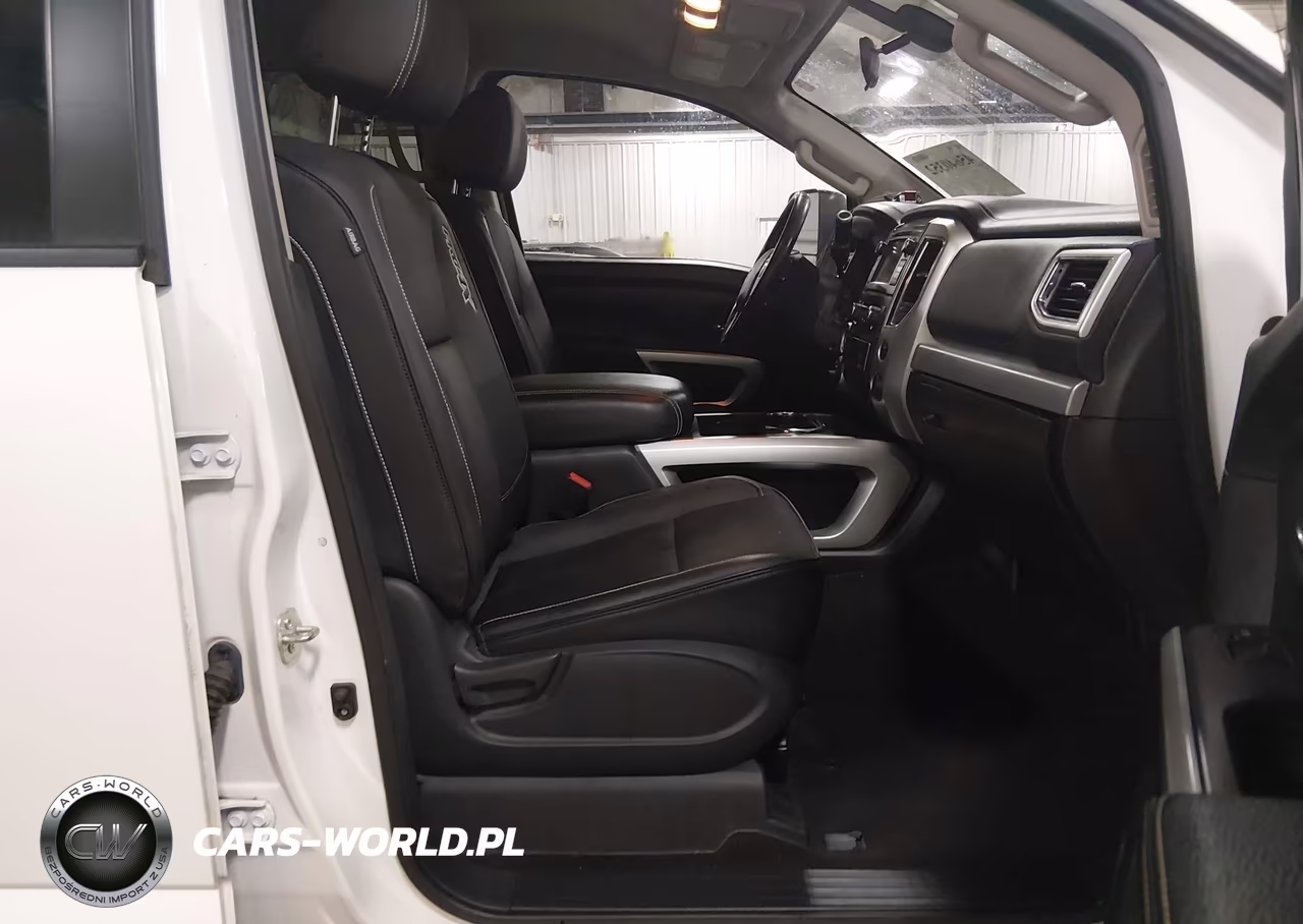 2019 Nissan Titan Pro-4X VIN:1N6AA1E50KN520942 - 5