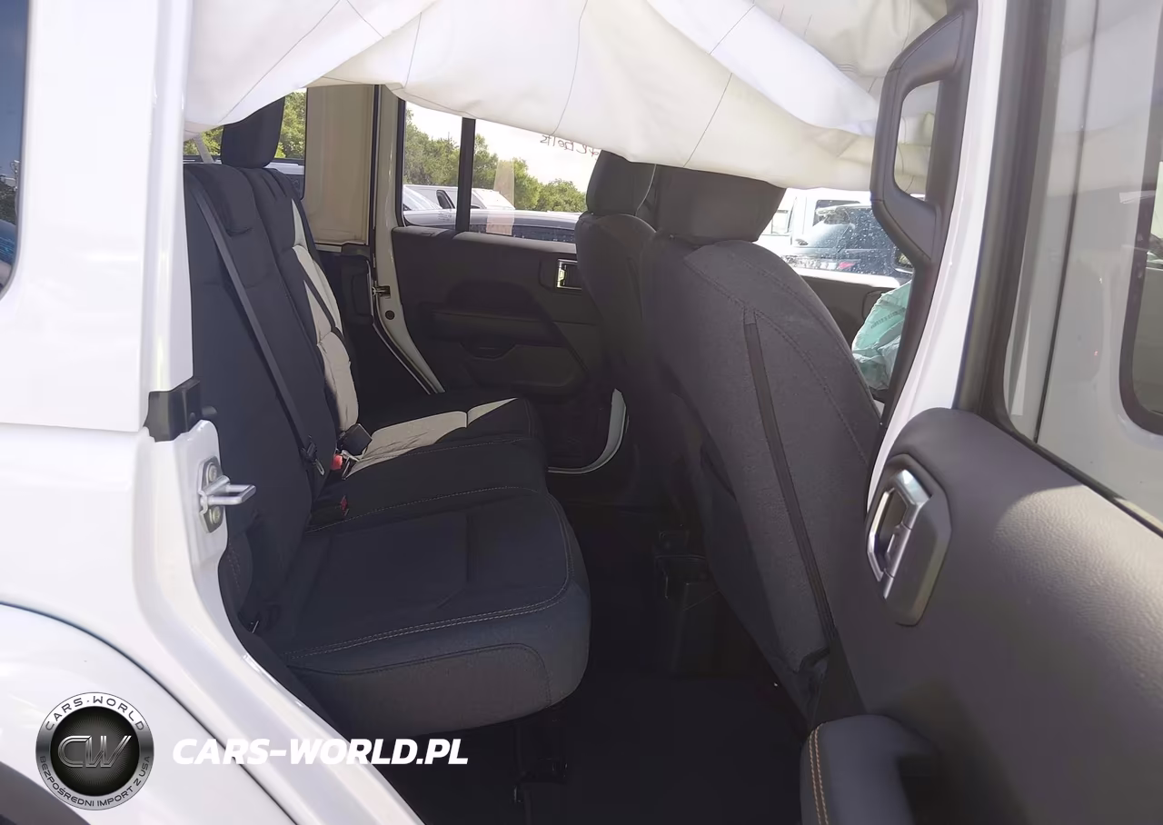 2026 Jeep Wrangler Sahara 4X4 VIN:1C4PJXEN7TW284611 - 8