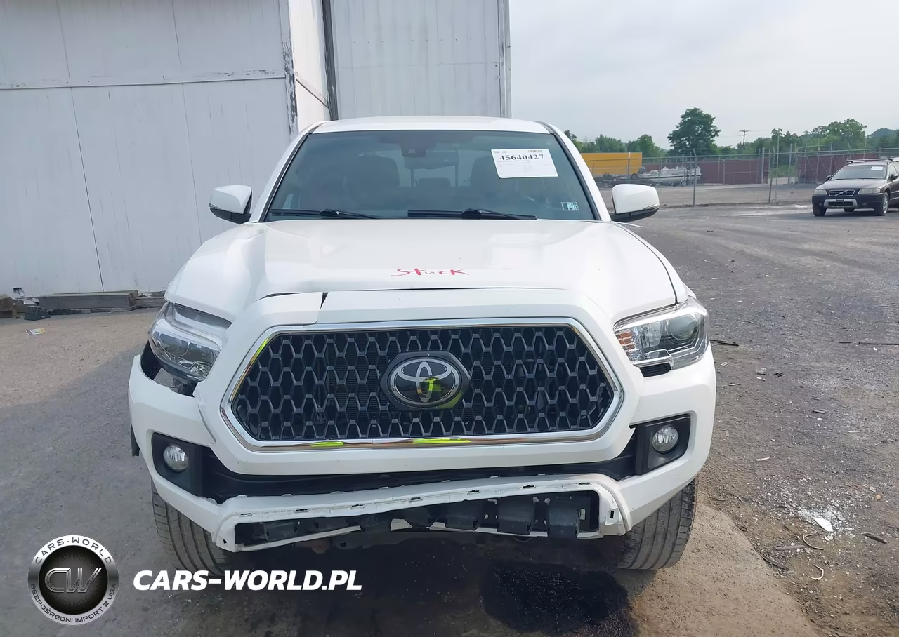 2018 Toyota Tacoma Trd Off Road VIN:5TFCZ5AN7JX122695 - 12