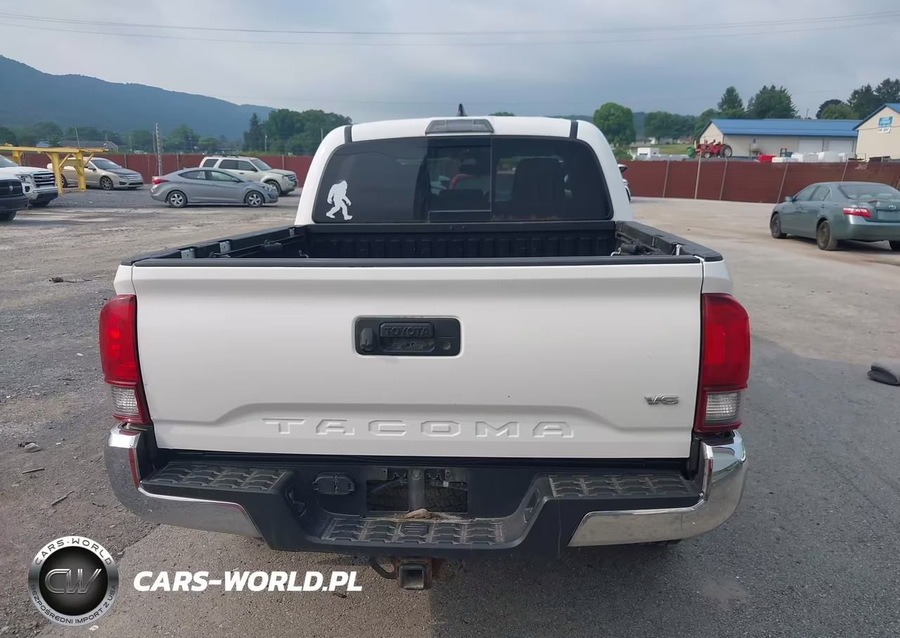 2018 Toyota Tacoma Trd Off Road VIN:5TFCZ5AN7JX122695 - 16