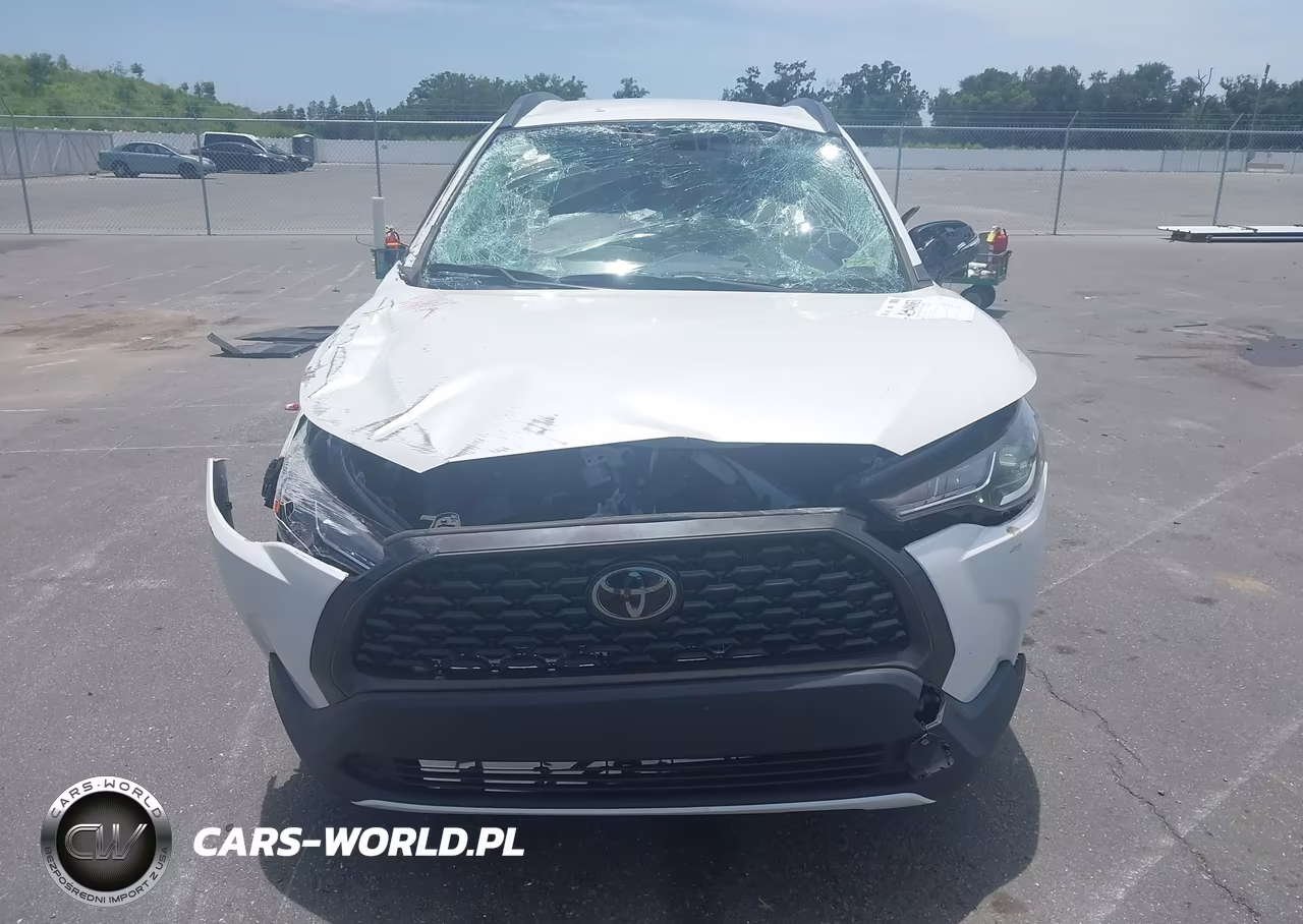 2024 Toyota Corolla Cross Le VIN:7MUCAAAG3RV085041 - 13